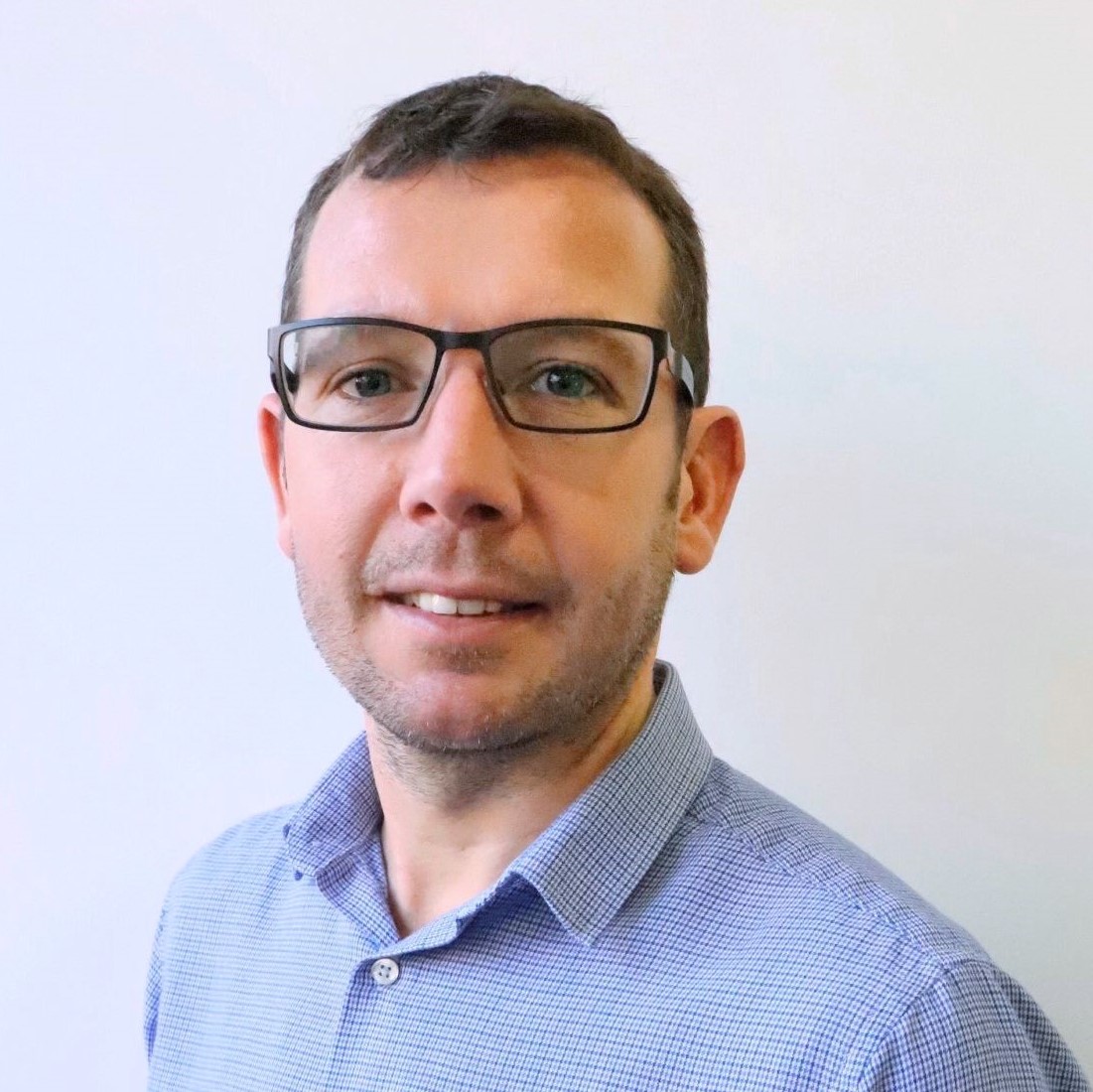 Headshot of Simon Taylor