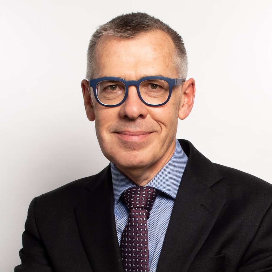 Headshot of Clive Wilkinson